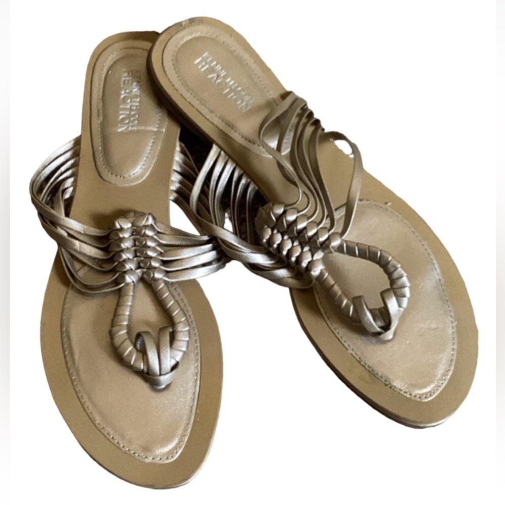 Kenneth Cole Reaction Gemlastic strappy flat sandals Size 8